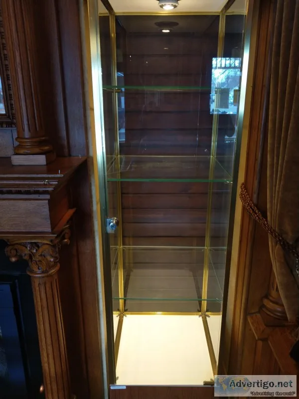 Square tower display case - retail 75 h