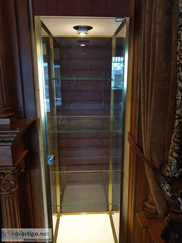 Square tower display case - retail 75 h