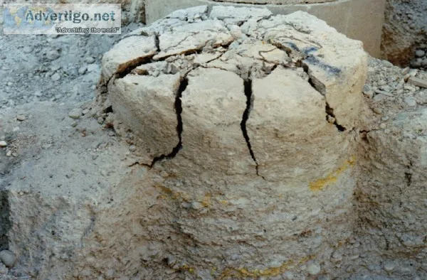 Rock breaking powder