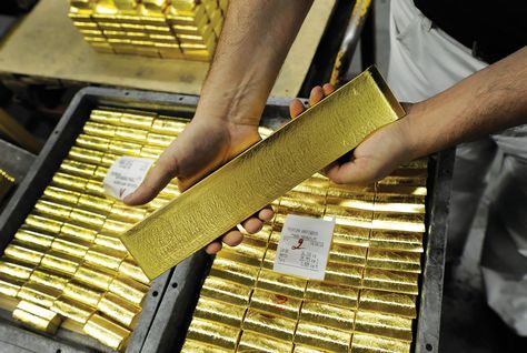 Gold nuggets and bars from best gold dea