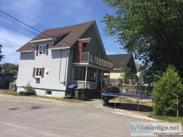 Duplex tr&egraves bien entretenu &agrave D&eacutegelis 119 900