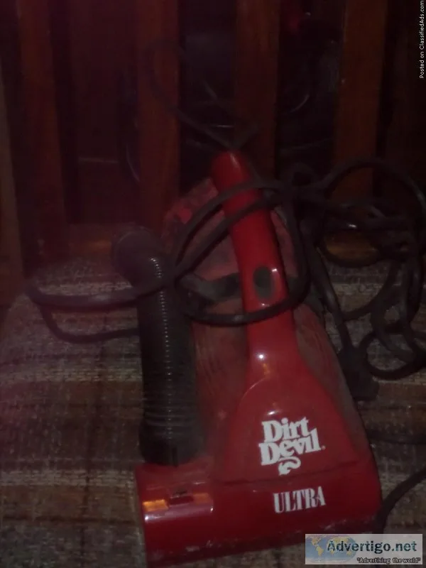 DIRT DEVIL HAND HELD VACUUM