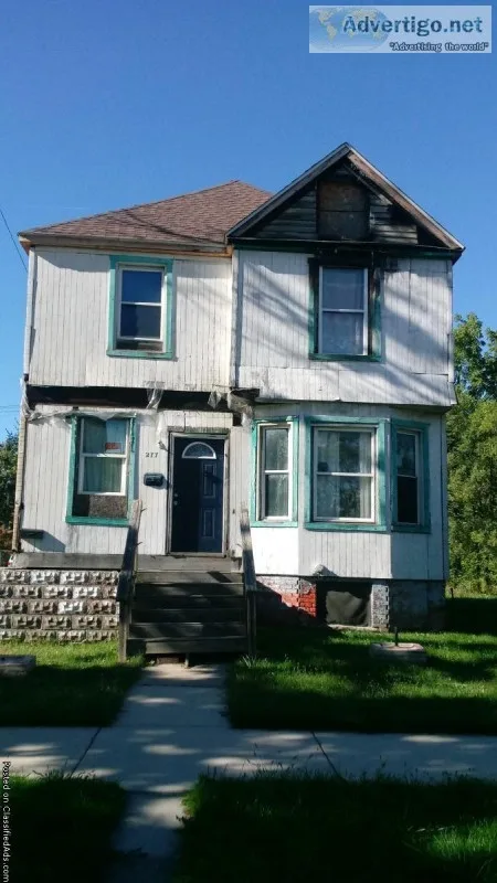 4 Bd House with Lots