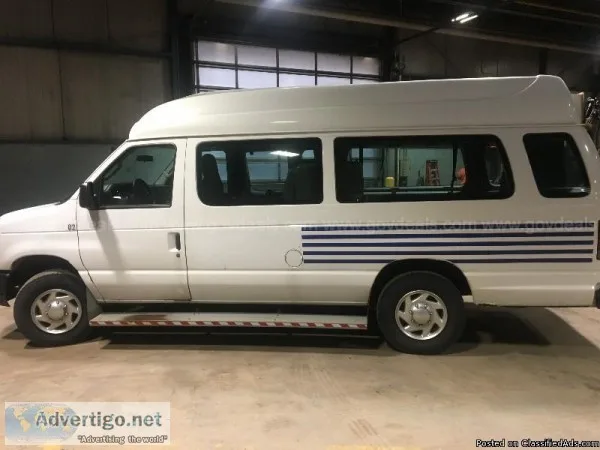 2011 Ford E-350 XLT SD Ext wWheelchair Lift