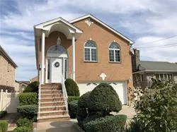 ID (GRE) Beautiful Brick High Ranch In Whitestone For Sale