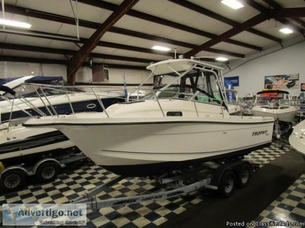 2005 TROPHY 2352 WA