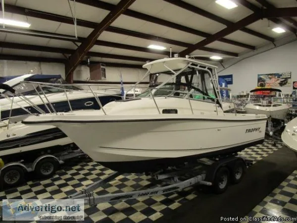 2005 TROPHY 2352 WA