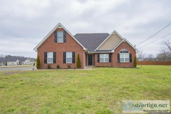 2550003br 2ba home Large corner lot 2 car garage