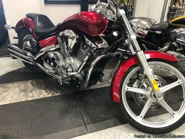 2010 HONDA VTX 1300 SABRE ONLY 9100 MILES
