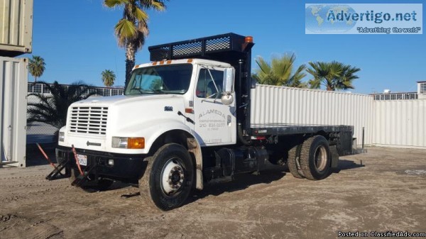 2001 INTERNATIONAL 4900 FLATBED TRUCK