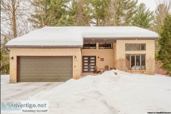  Magnificent house Saddlebrook area in St-Lazare 