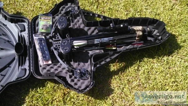Stryker 380 crossbow with hard case and accessories
