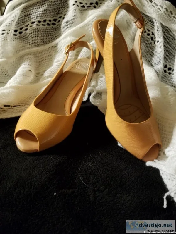 NEW PEACH SLING BACK HEELS