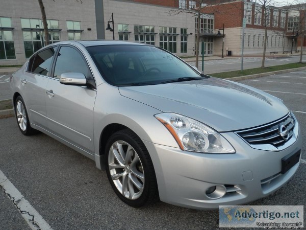 2010 Nissan Altima 2.5SL Leather Sunroof Excellent Condition