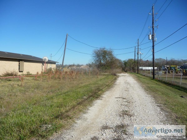 Lot north of 3rd St.-Fresno