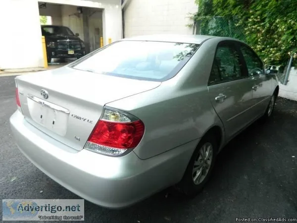 2005 Toyota Camry XLE sedan