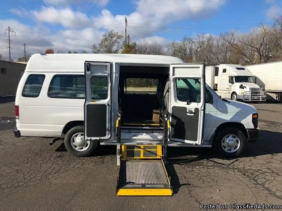 2012 Ford E-Series Van XLT