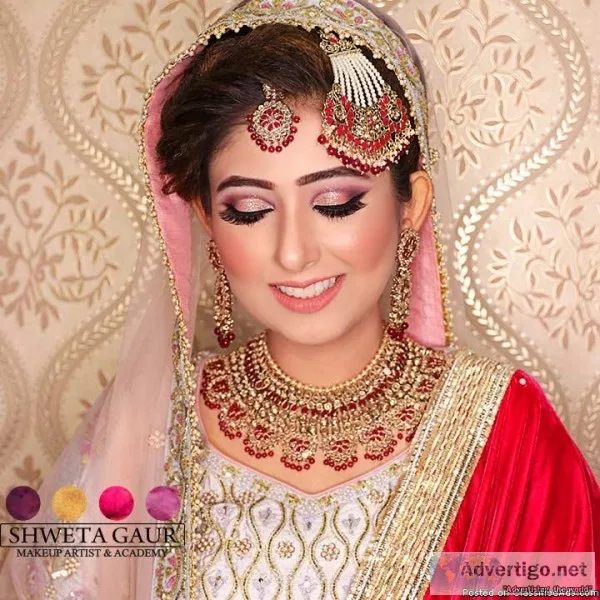 Get Best Makeup Artist in Delhi Course