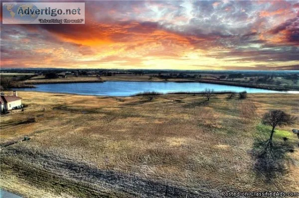 Large Lake Front Lot For Sale in North Texas