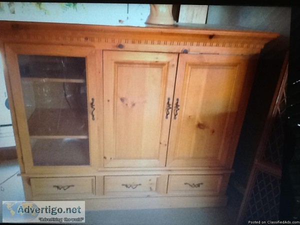 Entertainment cabinet