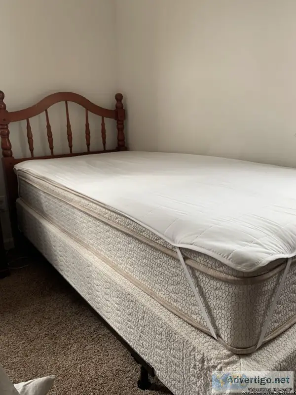 Selling Single Bed with Frames
