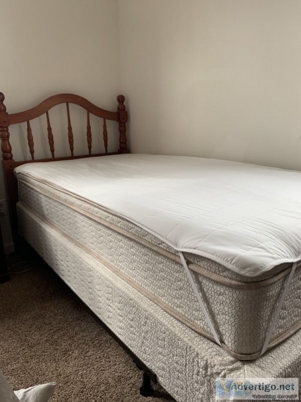 Selling Single Bed with Frames