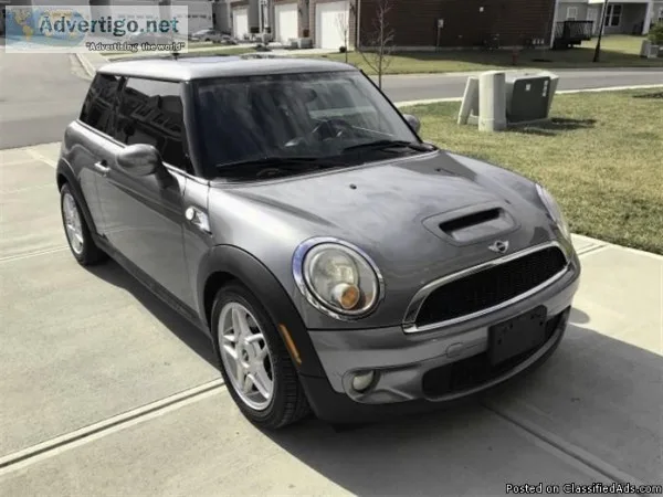Clean 2010 Mini Cooper Gray