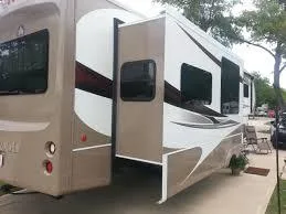 Rv Detail services