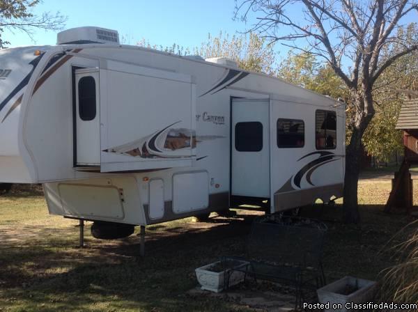 By Owner 2009 Keystone Copper Canyon w3 slides