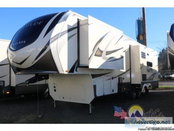 New 2019 Grand Design Solitude S-Class 2930RL