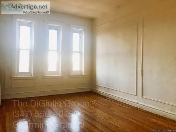 3750 - 3 Bedrooms Apartment in Inwood