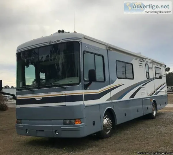 By Owner 2005 35 ft. Fleetwood Bounder w3 slides