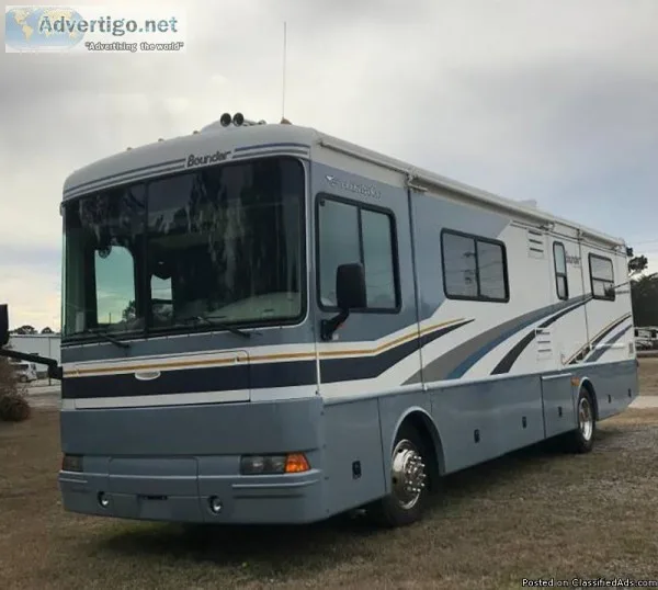 By Owner 2005 35 ft. Fleetwood Bounder w3 slides