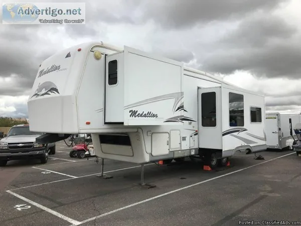 By Owner 2006 32ft. McKenzie Medallion 30SCD w2 slides