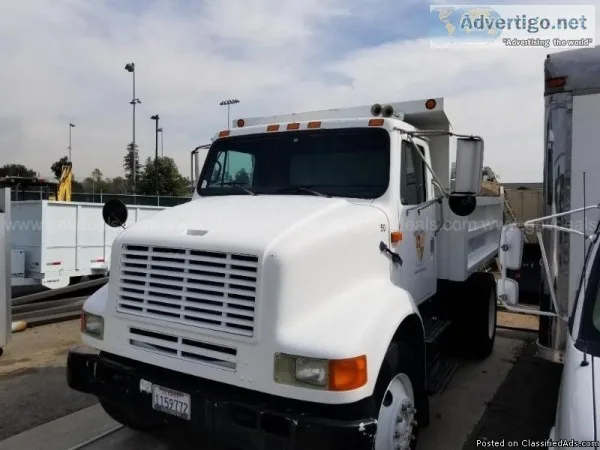 1994 NAVISTAR 8100 DUMP TRUCK