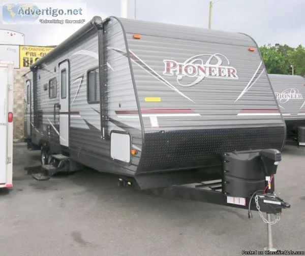 By Owner 2017 32 ft. Heartland Pioneer BH 270 wslide