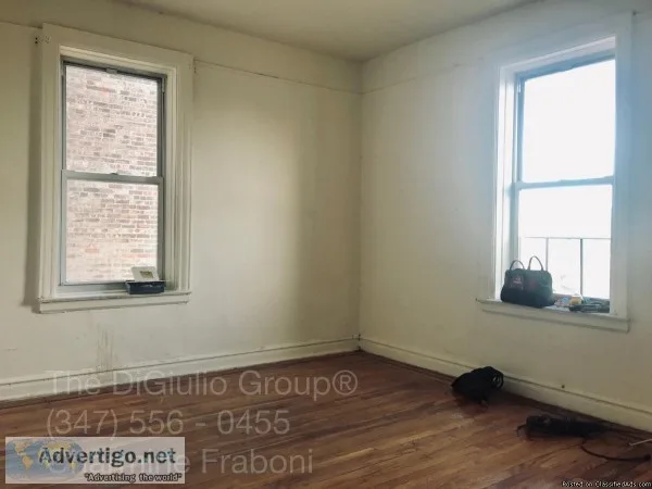 1850 - 1 Bedroom Apartment in Inwood