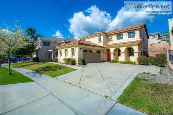 15764 Snowy Peak Ln Fontana CA 92336
