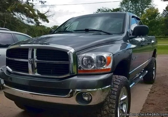 HEMI 2006 Dodge Ram Clean Truck