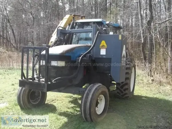New Holland 8260 2wd Tractor with Alamo Side cutter