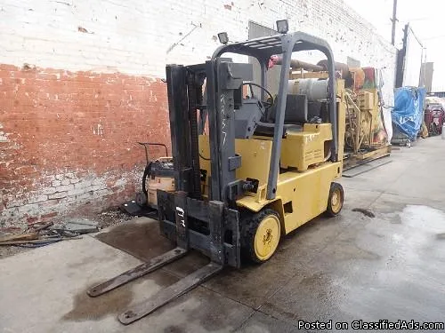 CATERPILLAR T80D 8000 LBS FORKLIFT
