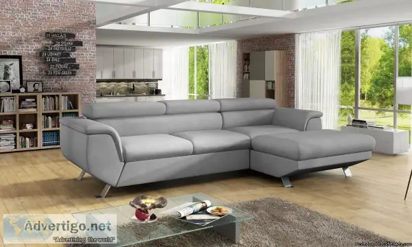 Gorgeous mini sofa from the Como collection