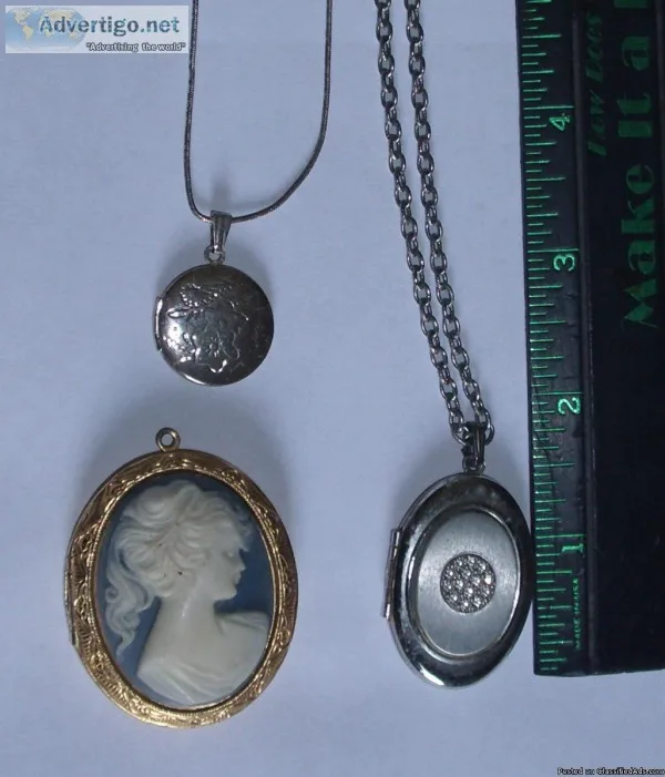 21 Necklaces and Pendants