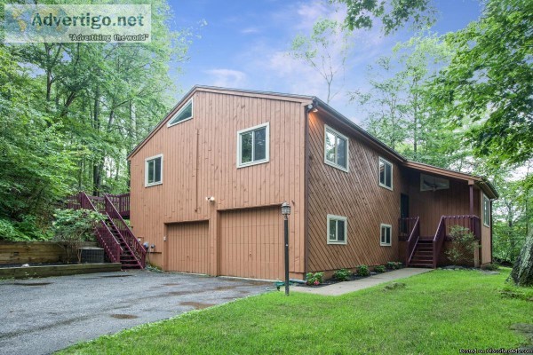 CONTEMPORARY SPLIT LEVEL