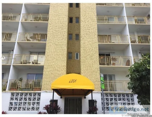 LARGE Unit wUPGRADES 1 Bdrm  1.5 Bths