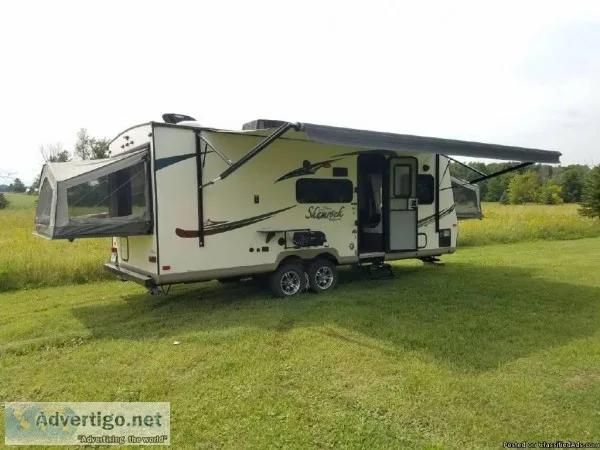 2017 Forest River FLAGSTAFF SHAMROCK 233S