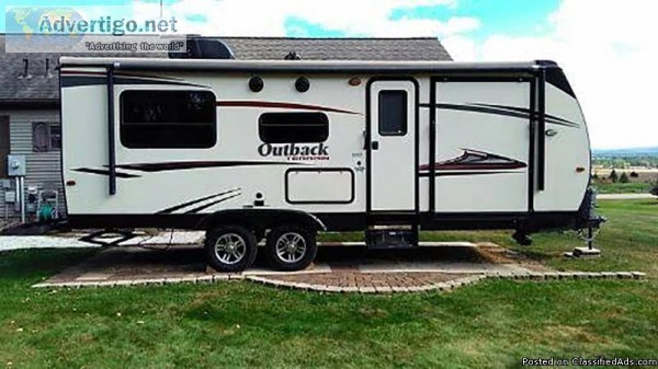 By Owner 2015 27ft. Keystone Outback 230TRS wslide