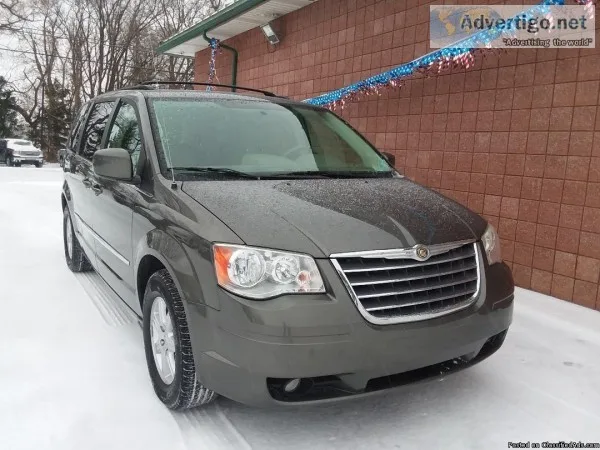 2010 CHRYSLER TOWN and COUNTRY