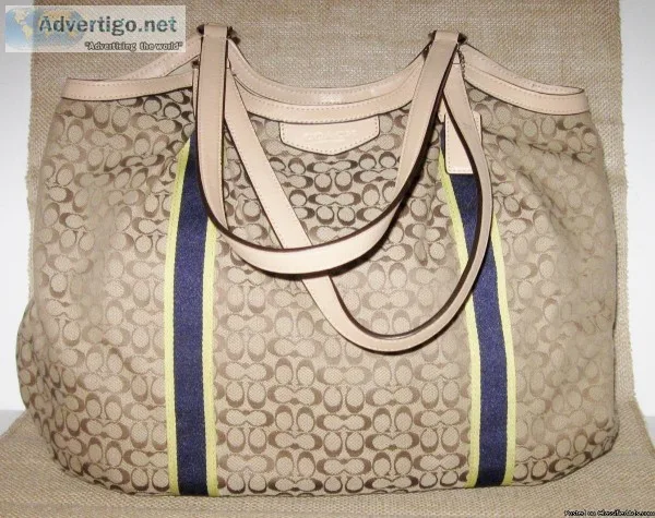 Call Jannie - Coach Canvas Beige Tote Bag w Navy Accent