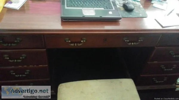 Presidents Desk - Nice Cherry Wood